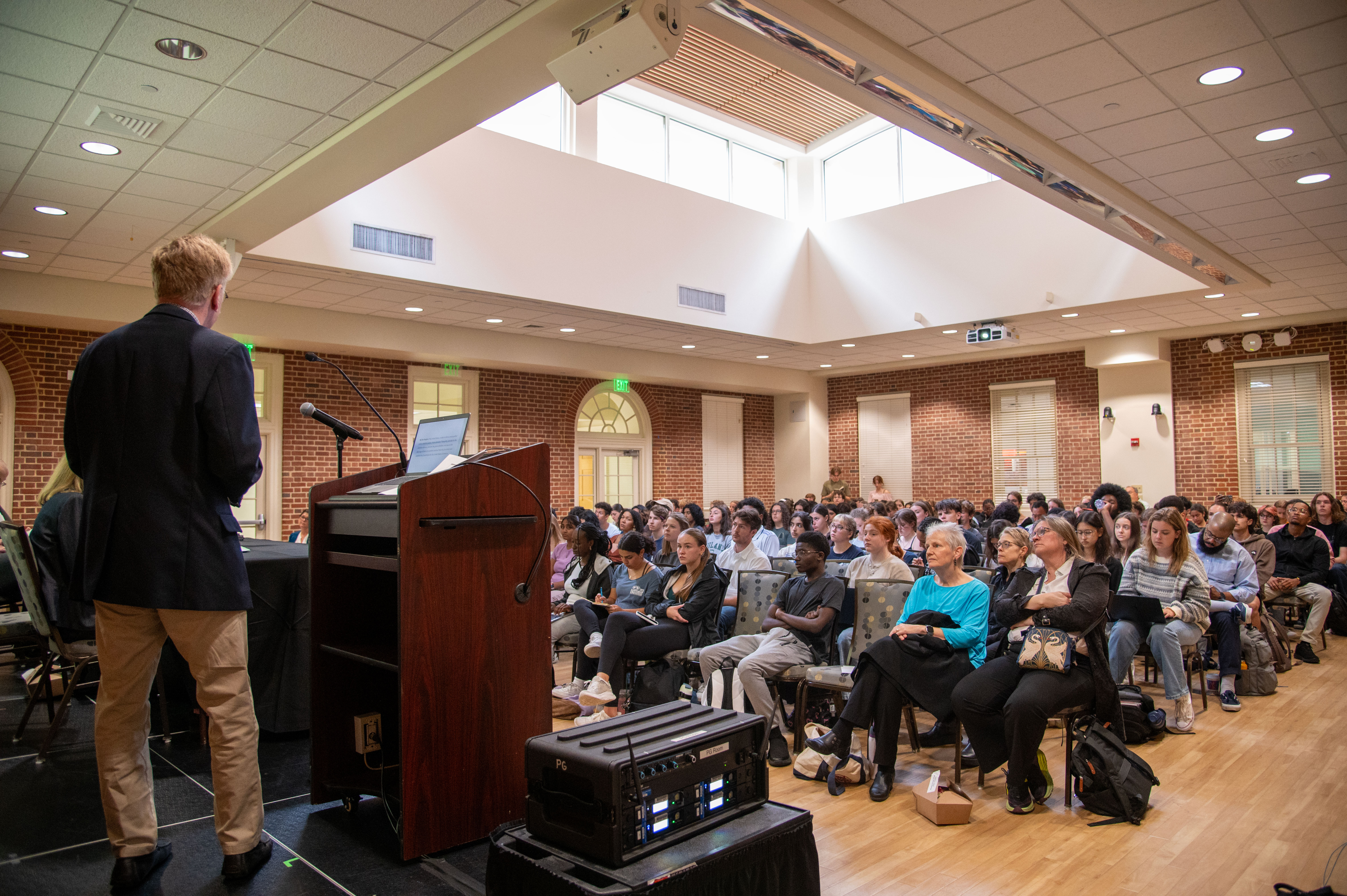 A UMD expert speaks during a First Year Book seminar